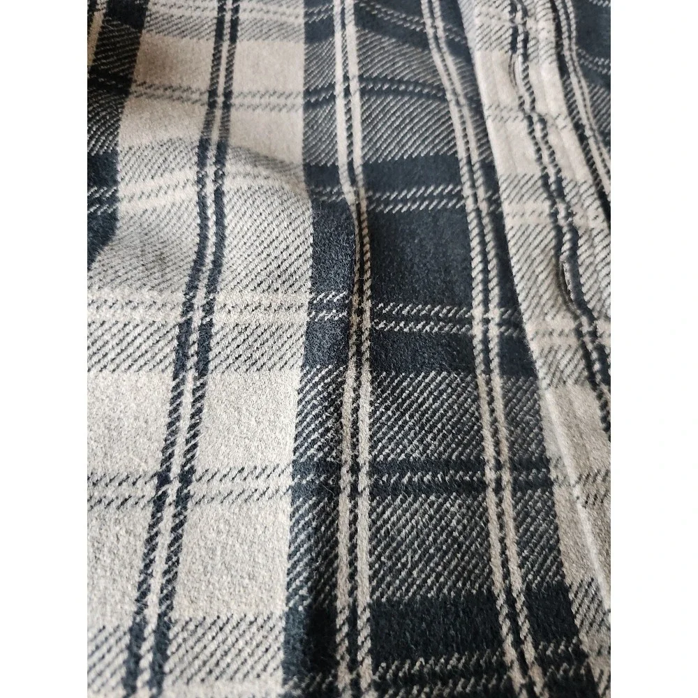 Mens Large Tall Flannel Shirt Navy Blue Cream Plaid Button Down Cabincore Rugged